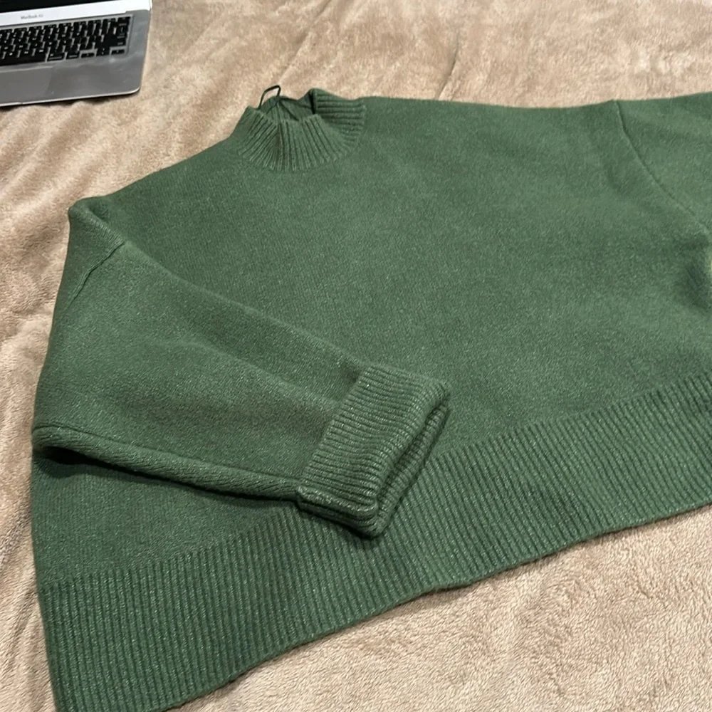 Zara Green Sweater and Skirt Set - Picture 2 of 9